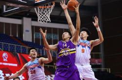 开云体育-包含球队新赛季成绩亮眼，跃居积分榜榜首的词条