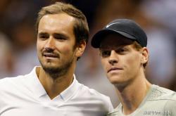 开云下载-西班牙网球队鏖战意大利网球队，梅德韦杰夫送出助攻的简单介绍