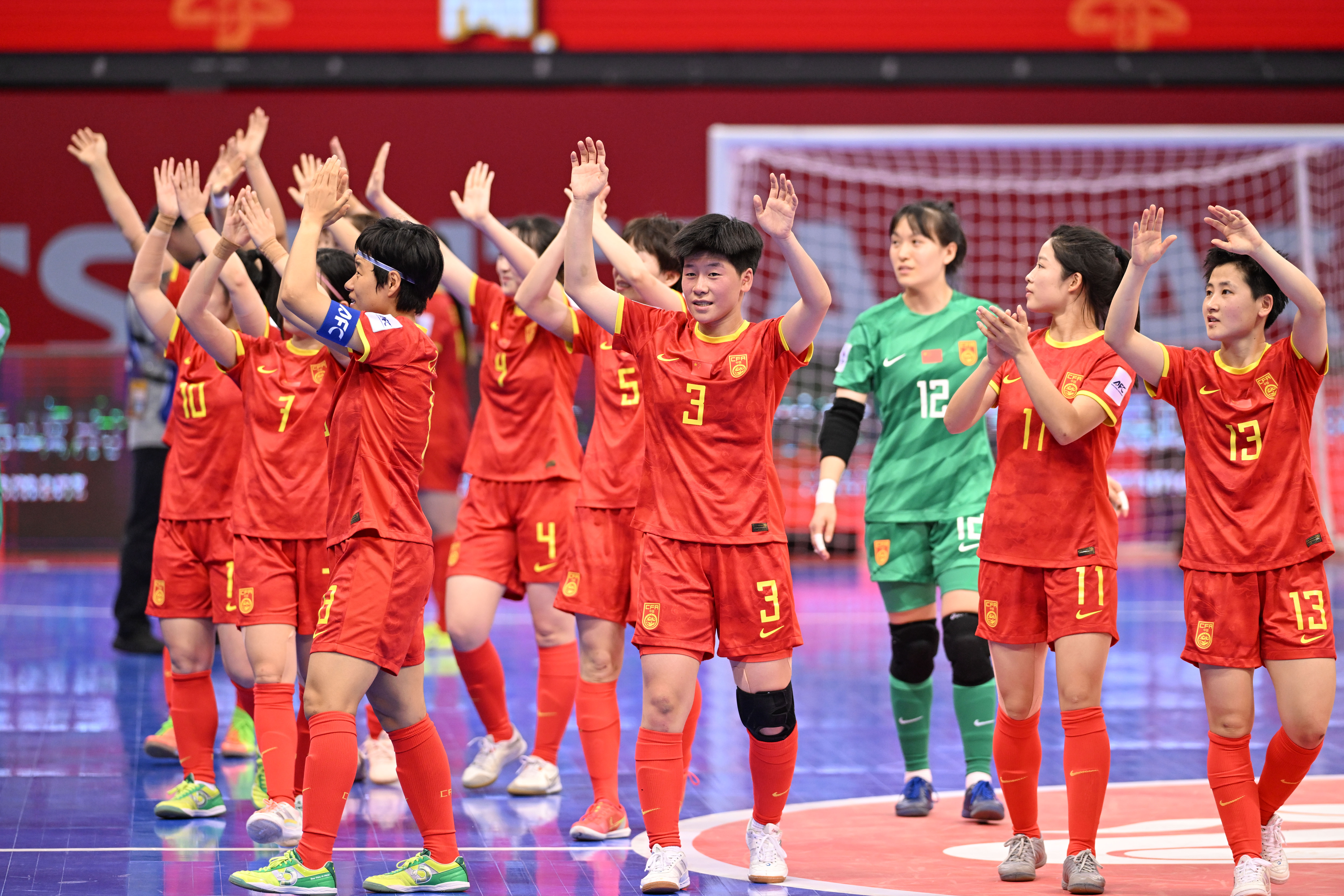 亚洲女足比赛，中国队表现出色！