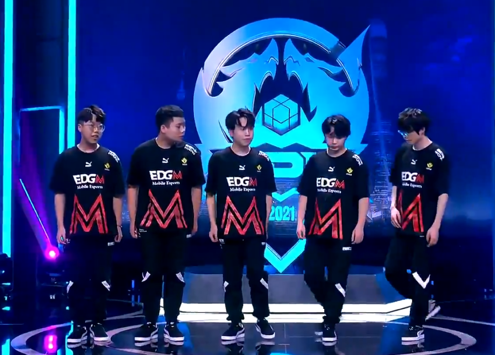 DRX翻盘EDG，BDD成为全场焦点小组赛3:1（广州）