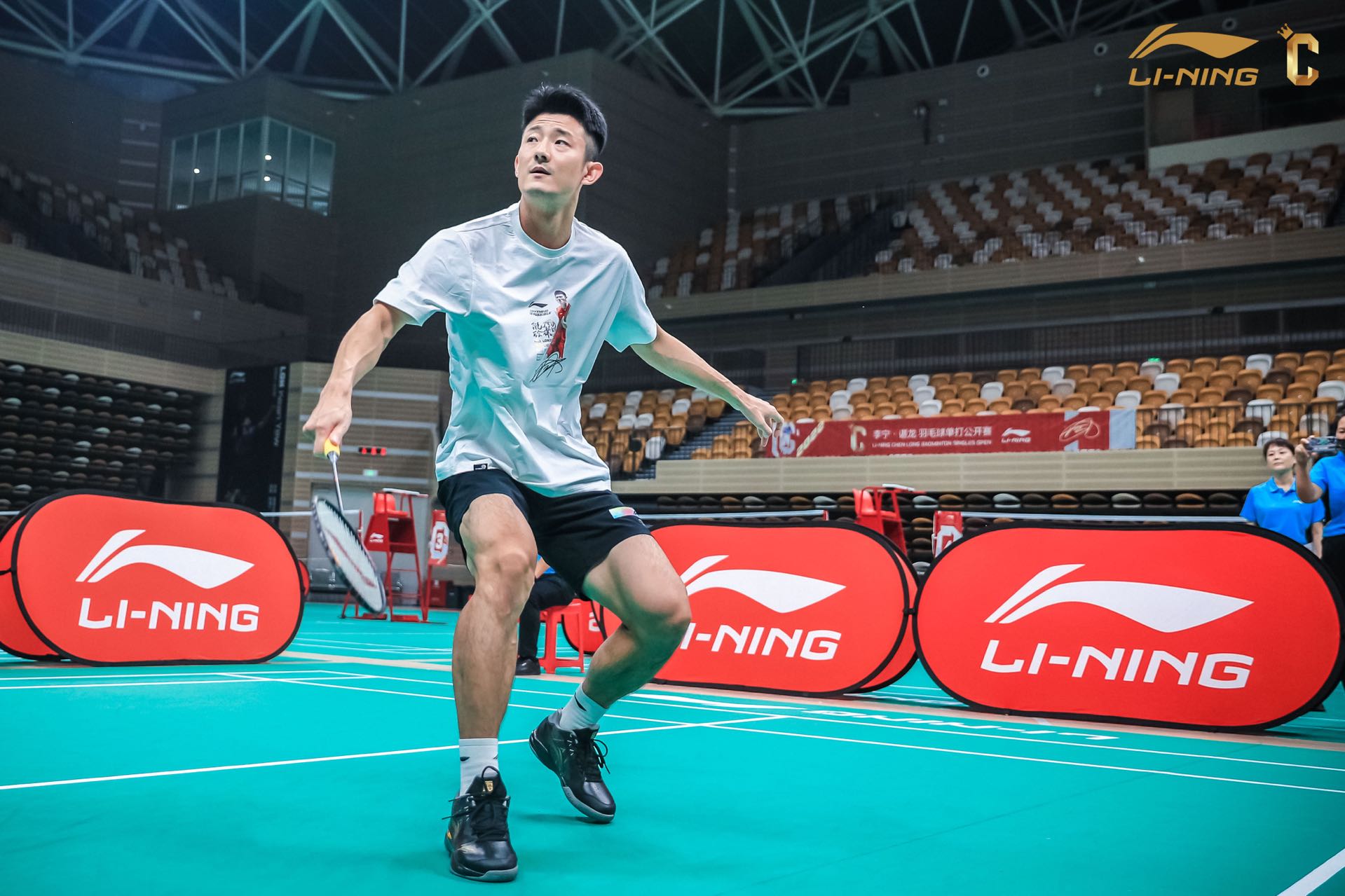 包含韩国羽毛球队绝杀法国羽毛球队，谌龙爆发神勇的词条